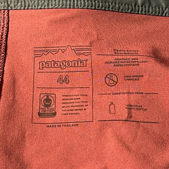 NWT Patagonia Men Hydropeak Boardshorts 18" Red Tan Swim Trunks Size 44 Slim Fit - Picture 3 of 8